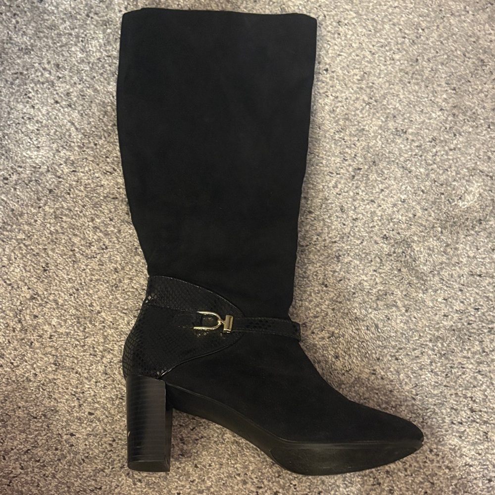 Karen Scott Black Heeled Boots with Gold Accent